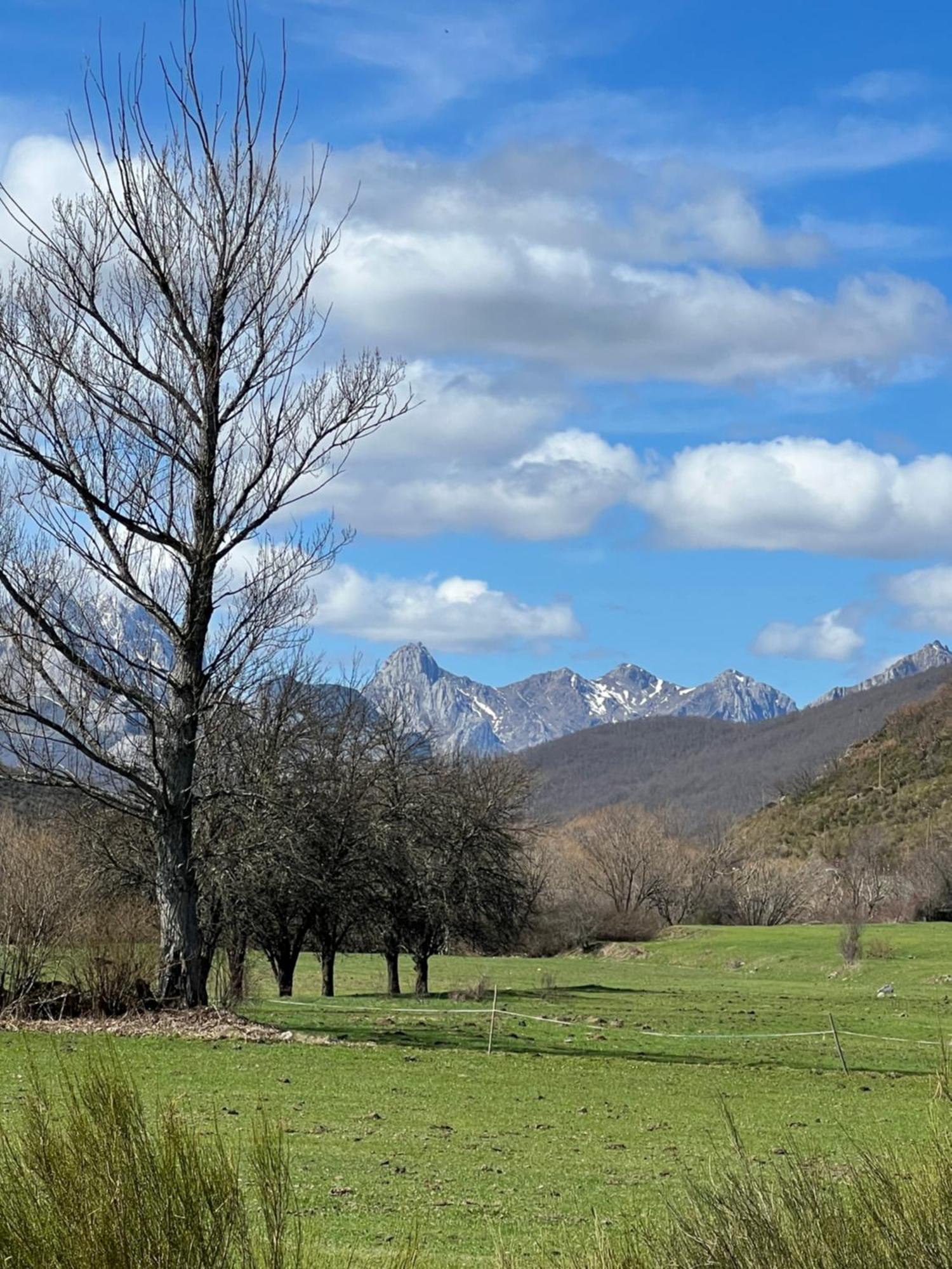 Tierra De La Reina Hotel Boca de Huergano Bagian luar foto