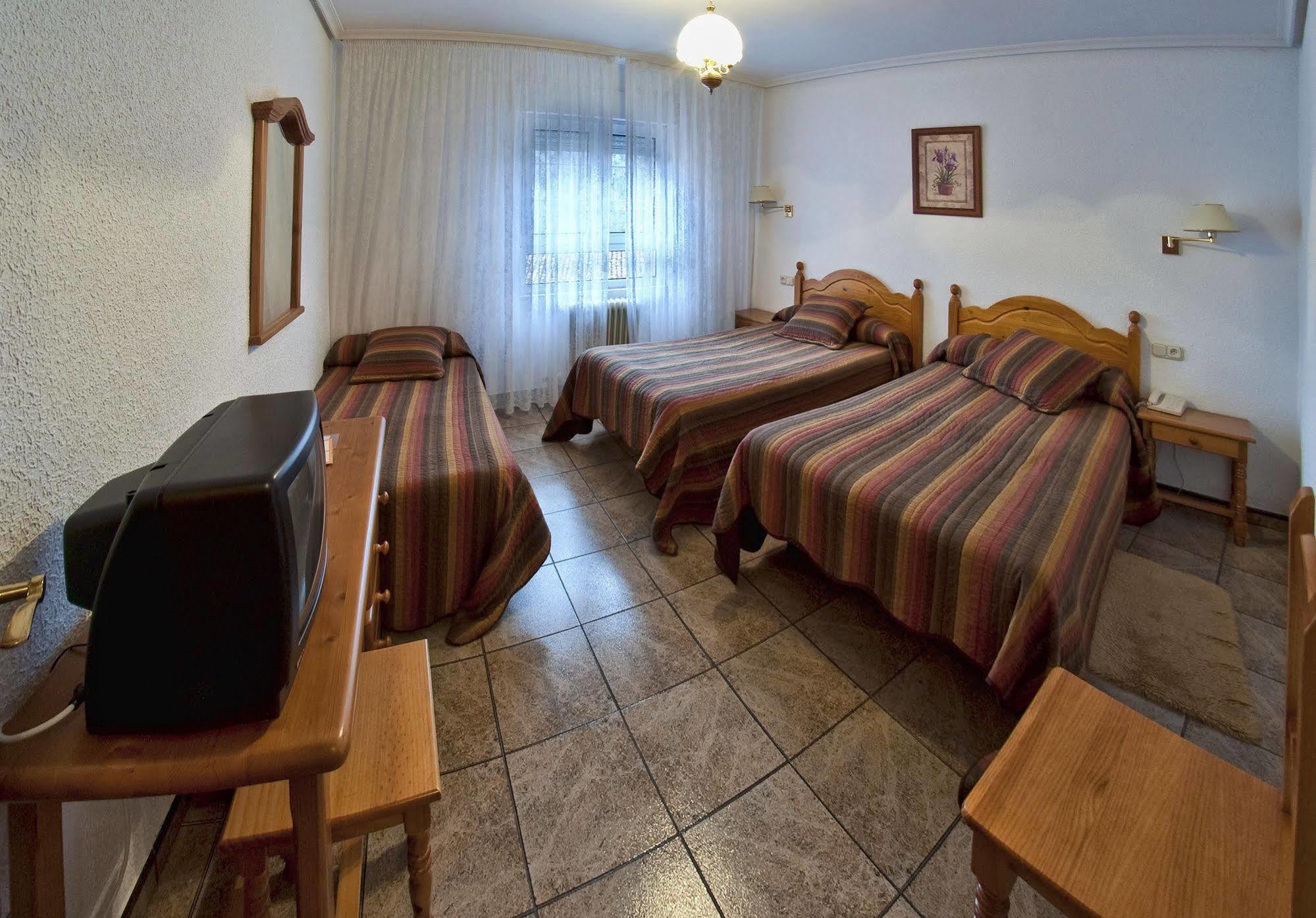Tierra De La Reina Hotel Boca de Huergano Bagian luar foto